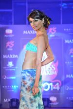 Model walk the ramp at Miss Maxim Bikini show in Mumbai on 15th Sept 2013 (244).JPG